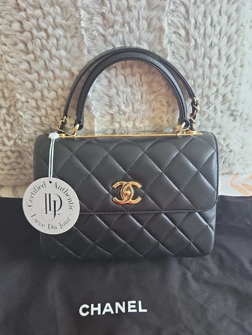 CHANEL Black Lambskin Trendy CC - Picture 5 of 17